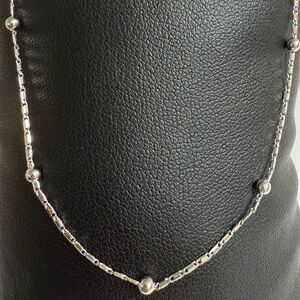 Pretty Bird White Gold Necklace